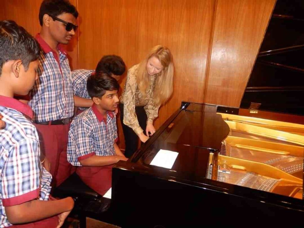 DISTRIBUTED BREAKFAST BOXES TO CHILDREN