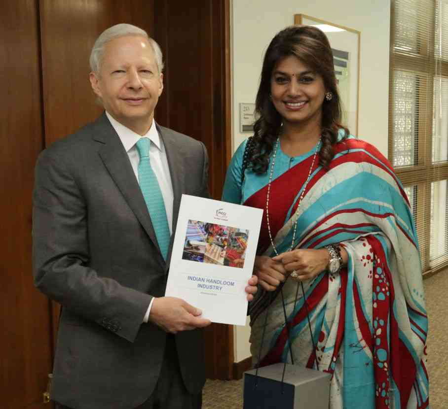 Roundtable discussion to discuss the opportunities and challenges faced by women entrepreneurs in the formal and informal sectors