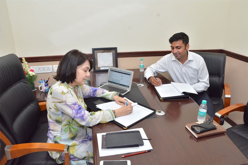 WE in Ecommerce: Signing of MOU with Shopclues.com