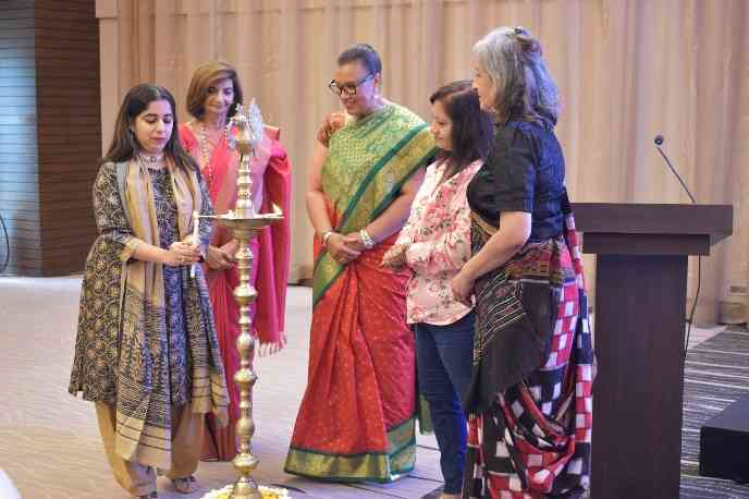 WomenÍs role as seen in 56 nations of the Commonwealth.