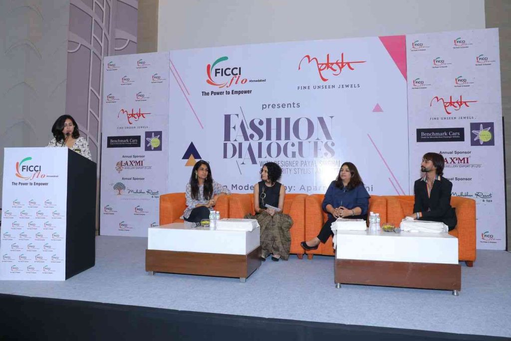 FASHION WITH FEMINISM