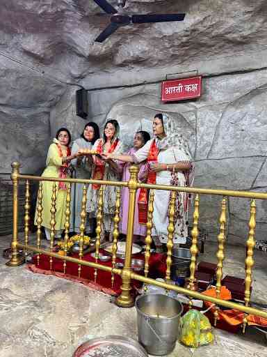 Day trip to Shri Siddhivinayak Temple