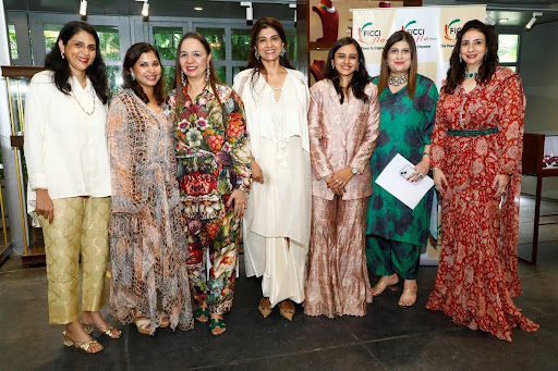 Styling Tips ? How to Stand Out in a Crowd !